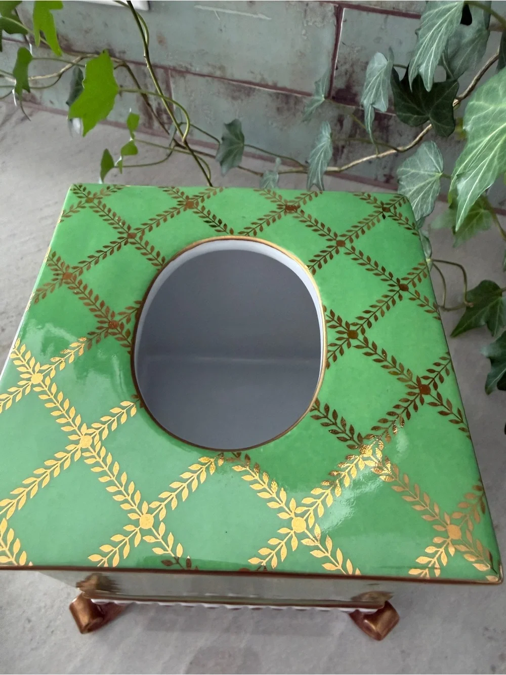 Chelsea House Porcelain Lift-Top Tissue Box Green Gold Lattice Footed